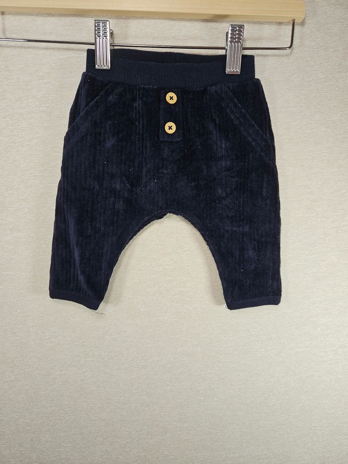 Pantalon en velour  côtelé  kiabi 3 mois
