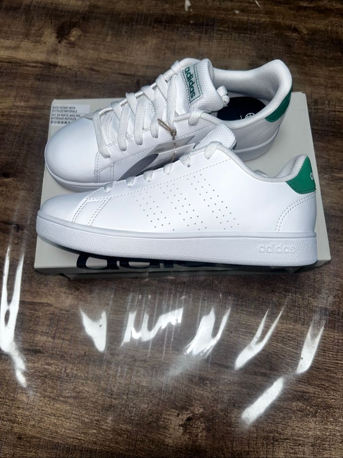 Baskets adidas neuf - photo numéro 2