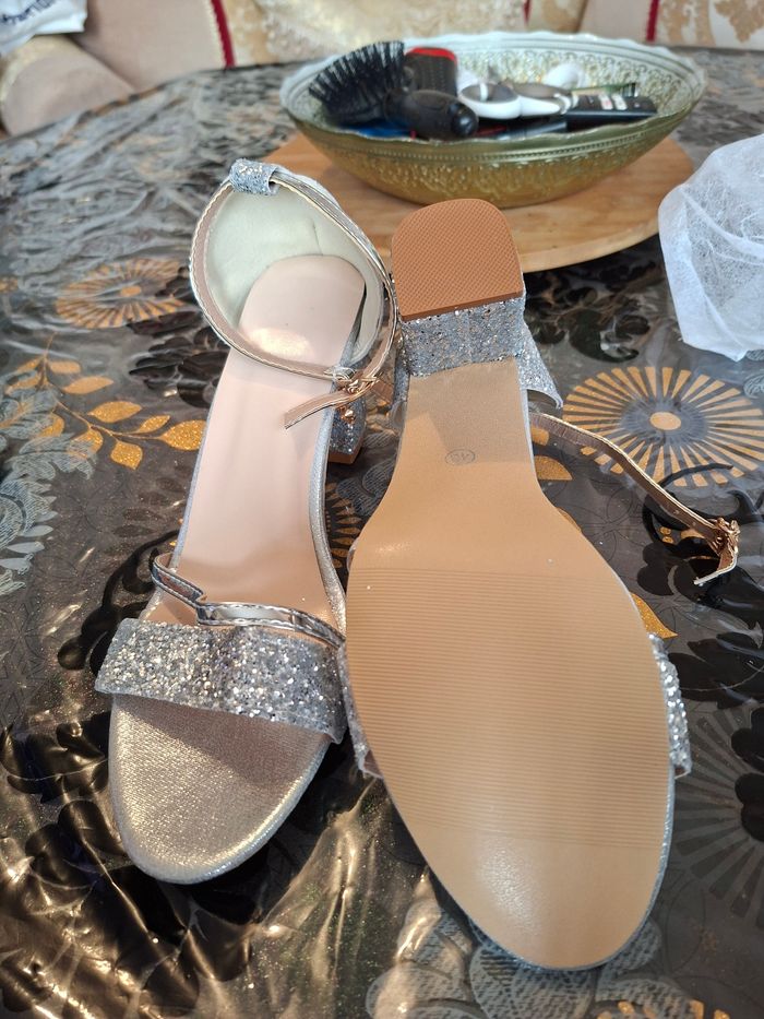 Chaussure a tallon 7, 5 cm  argenté femme taille 43 neuf prix 10 euro - photo numéro 4