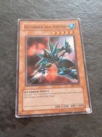 Carte Yu-Gi-Oh ! Guerrier des Abysses SDP-F079