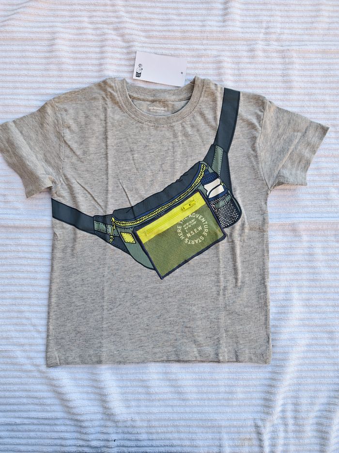 Tee shirt Vertbaudet 8 ans neuf