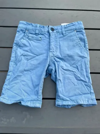 Joli short bleu chino