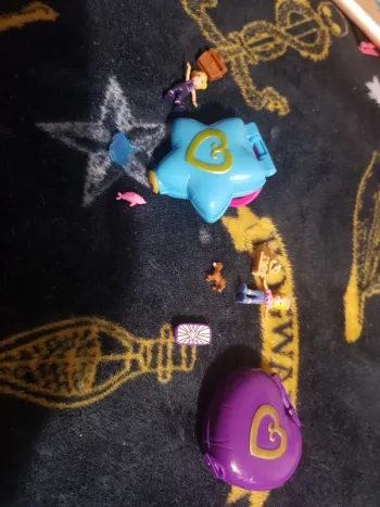Polly pocket