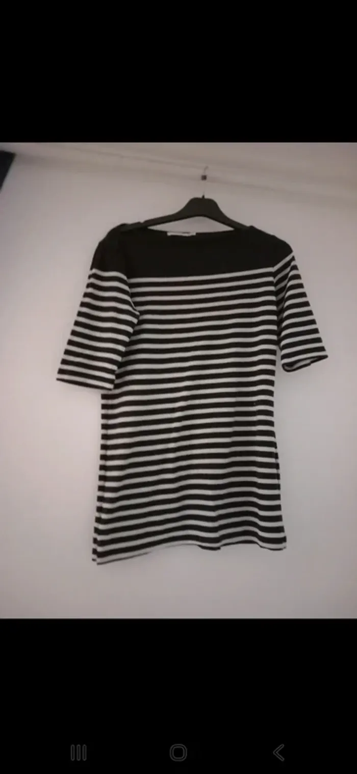 T-shirt manches 3/4 rayé noir et blanc – Taille 40