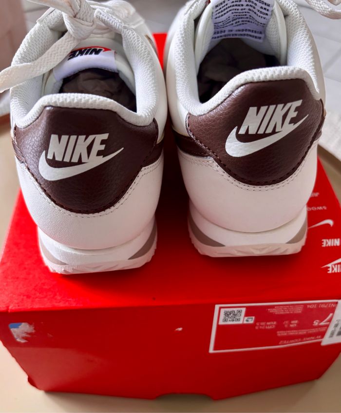 Nike Cortez blanche et marron - photo numéro 7