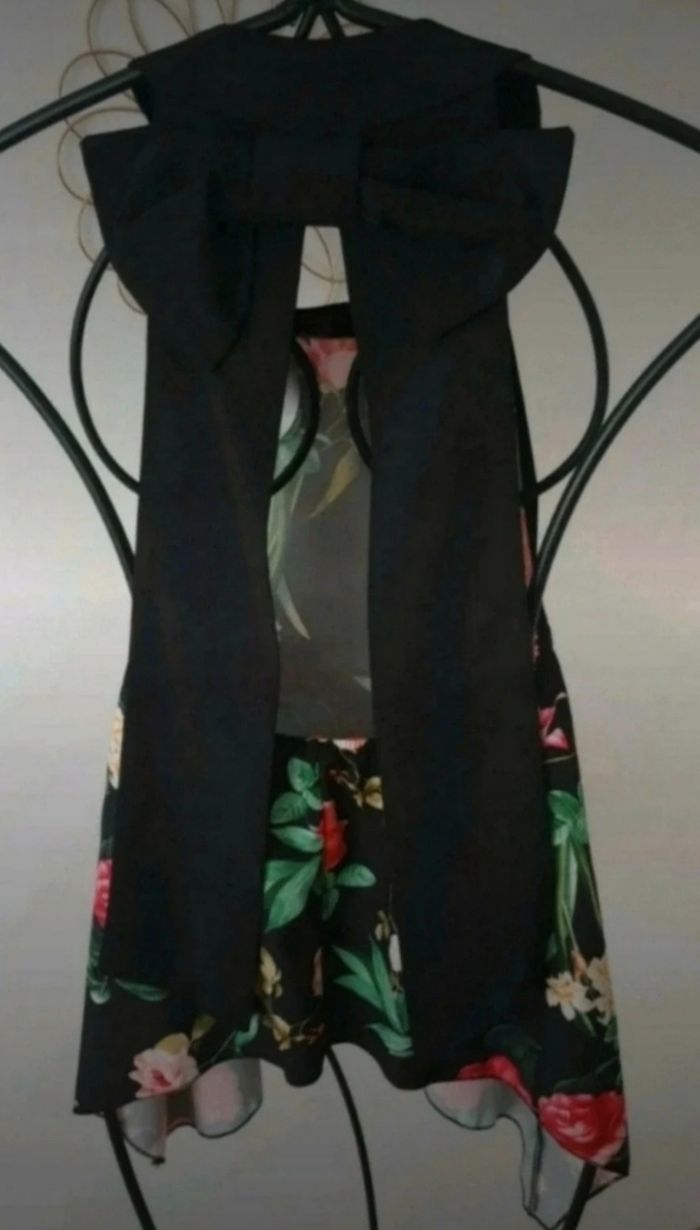 Top dos nu fleuries  taille 38. - photo numéro 4