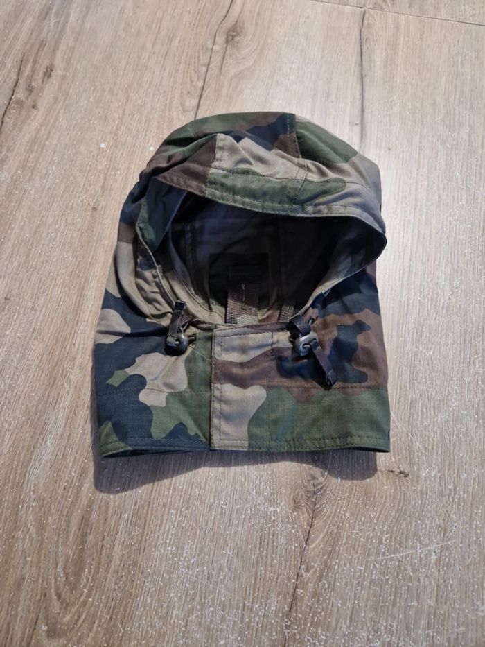 Capuche militaire