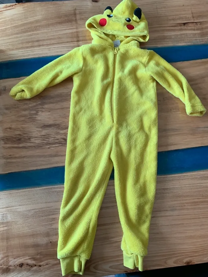 Pyjama Pokémon pikachu taille 3 ans