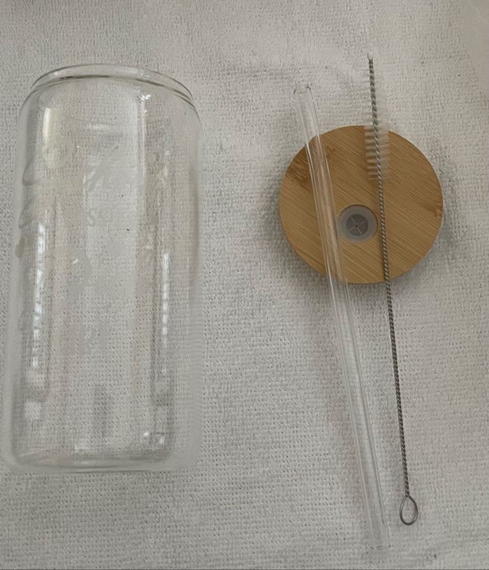 Verre couvercle et paille - photo numéro 5