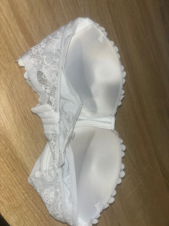 Soutien gorge sans bretelle 80C - photo numéro 2