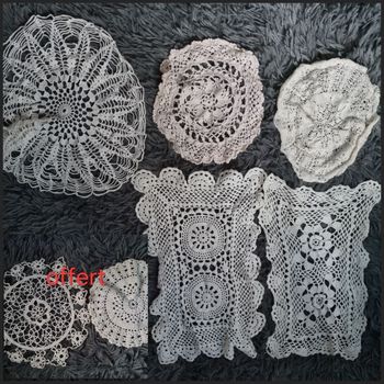 Lot 5 napperons + 2 offert