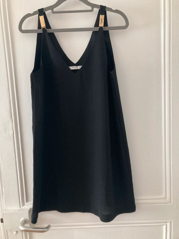 Robe noire Mango