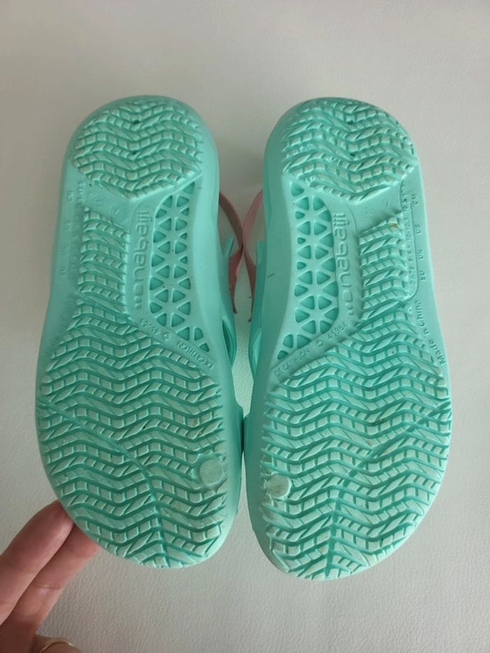 Claquettes plage/piscine fille 27/28 Nabaiji peu portées - photo numéro 3