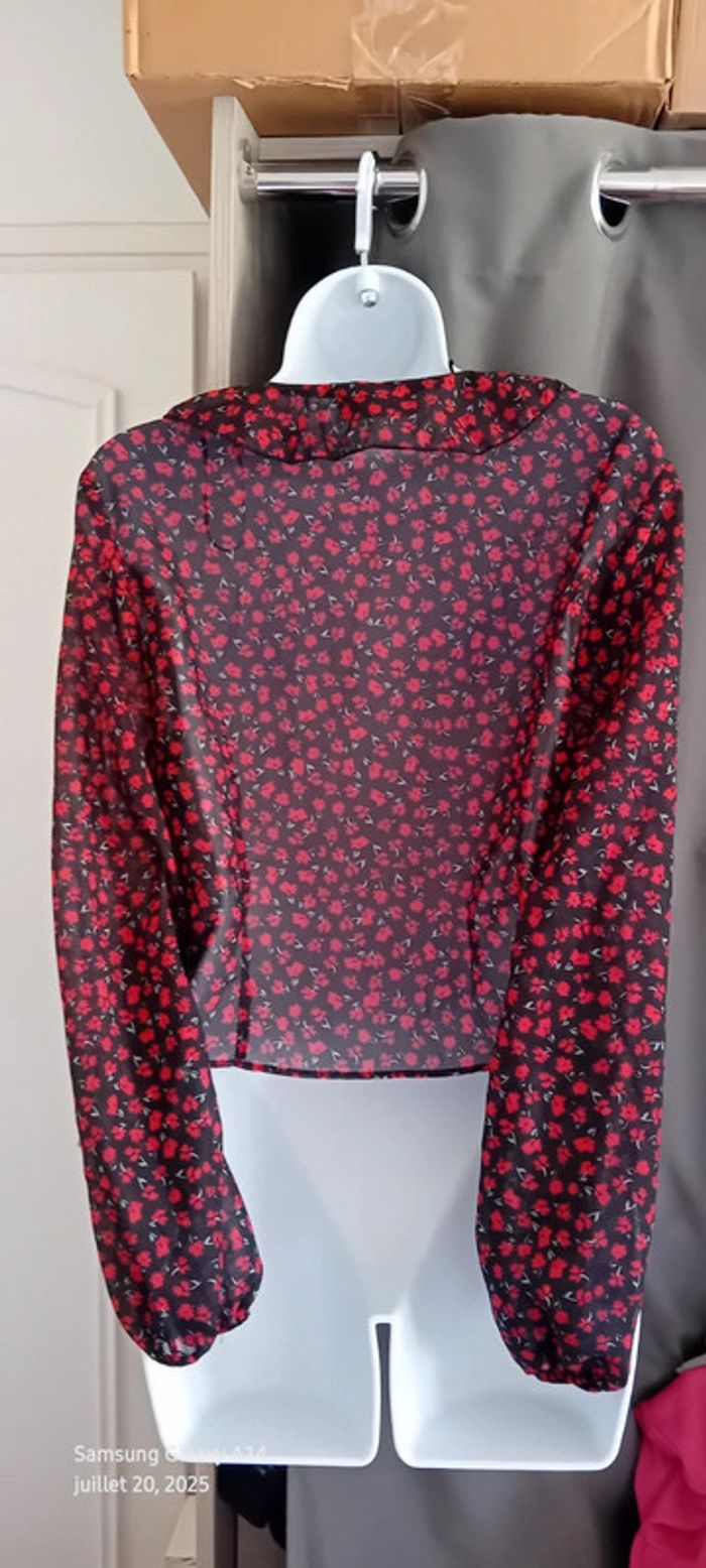 Blouse en voile col en V imprimé fleurs noir et rouge femme M bershka - photo numéro 4