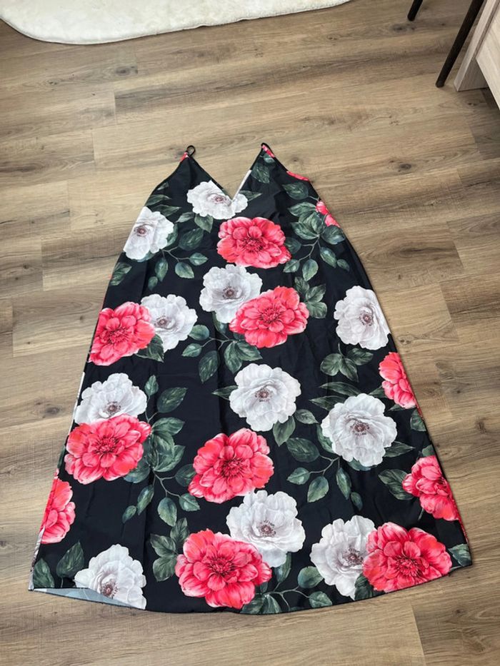 Longue robe fleurie - photo numéro 4