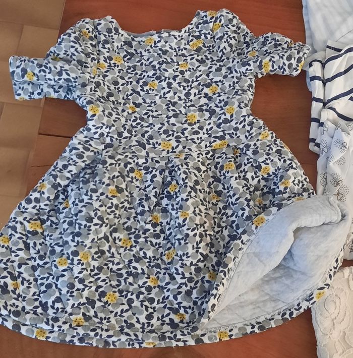 Lot vêtements 3-4 / 4 ans - photo numéro 2