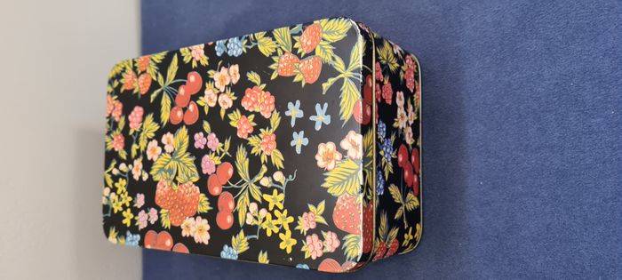 Boîte de rangement métal vintage fleurs et fruits - photo numéro 2