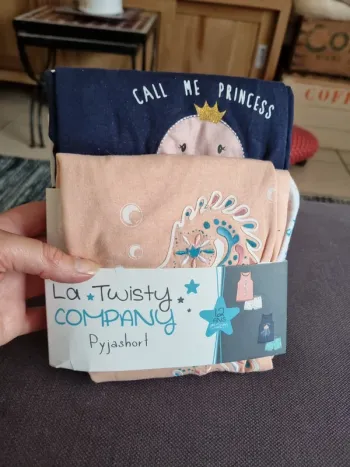 Lot de 2 pyjamas neufs été  fille 12 ans