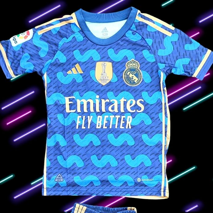Ensemble maillot de foot short Adidas Real Madrid neuf taille 8 ans - photo numéro 2