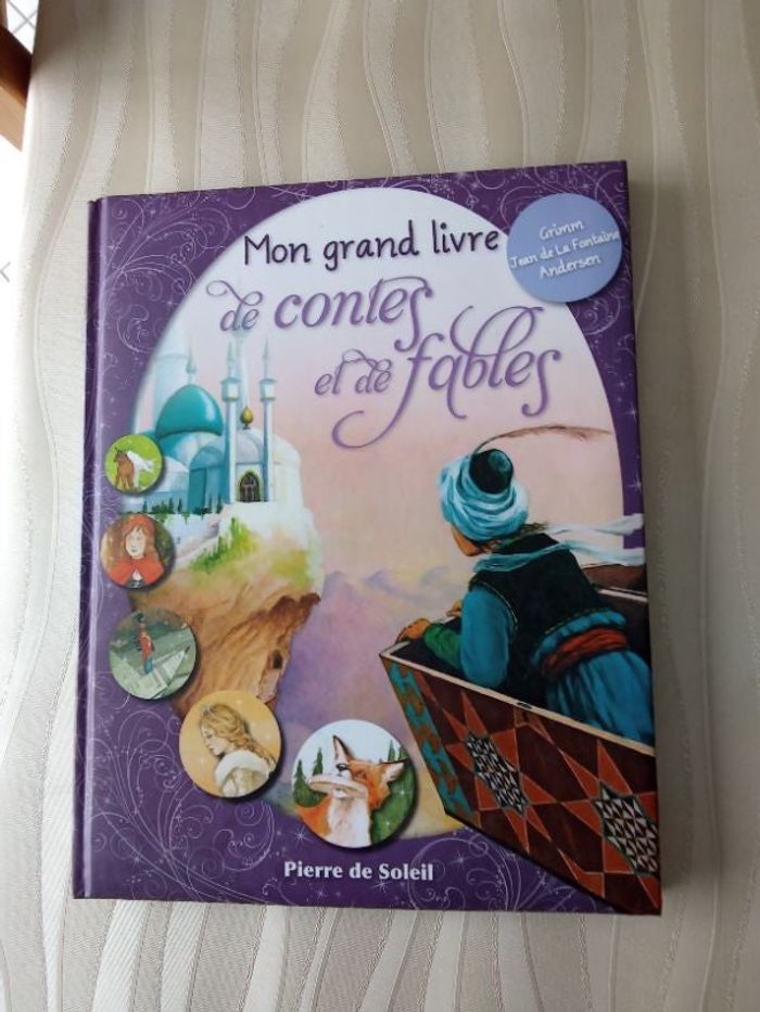 Mon grand livre de contes et de fables Jean de la Fontaine. Pierre de Soleil