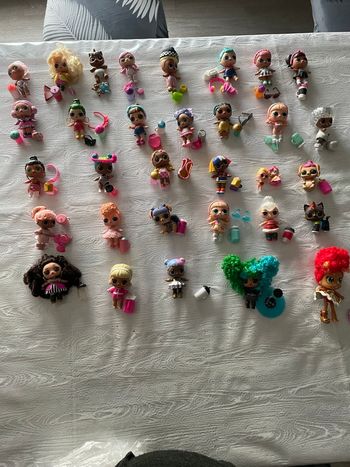 Lot 32 poupées lol avec accessoires