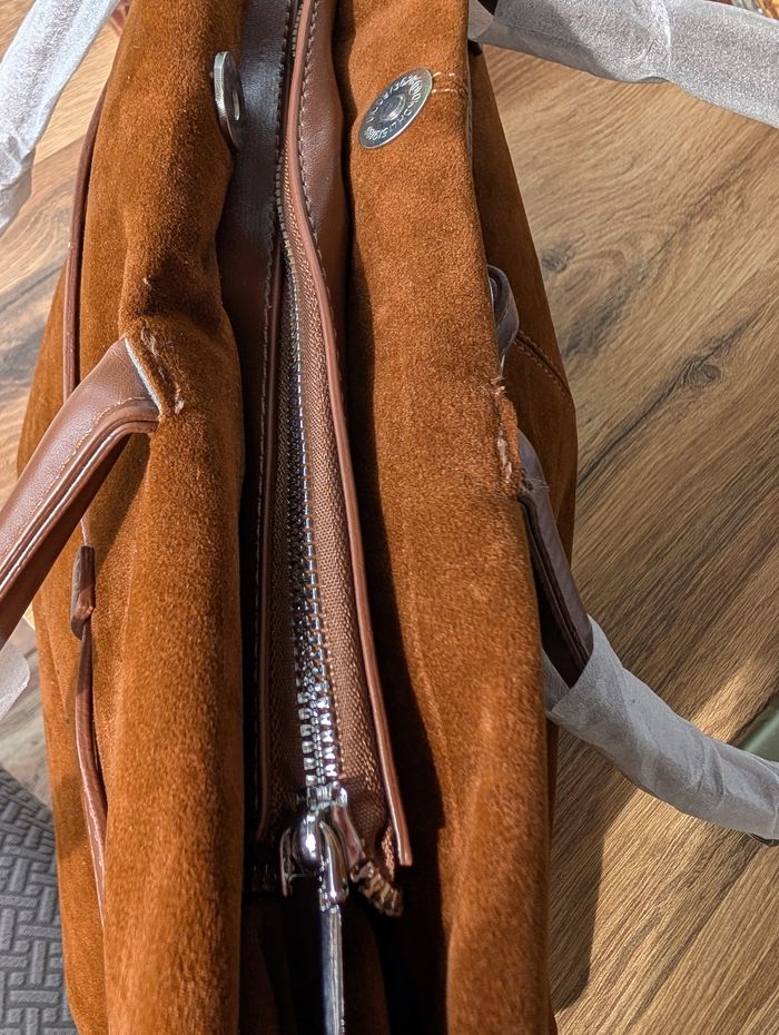 Sac à main tendance en simili daim camel - photo numéro 4