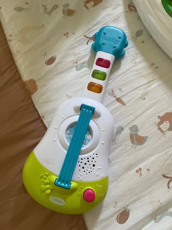 Jeu d’éveil guitare smoby