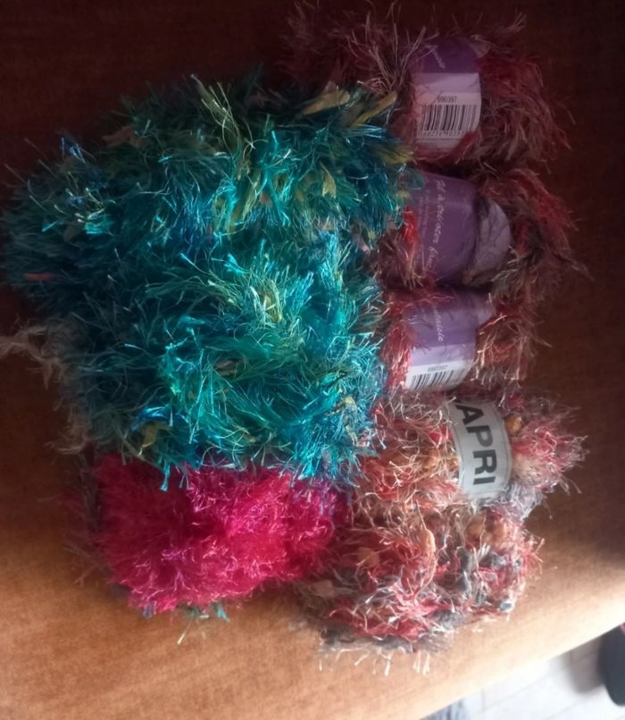 Lot 8 pelotes fantaisie