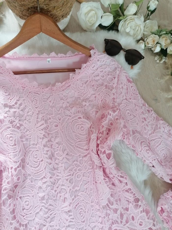 Jolie blouse rose dentelle taille XL - photo numéro 2