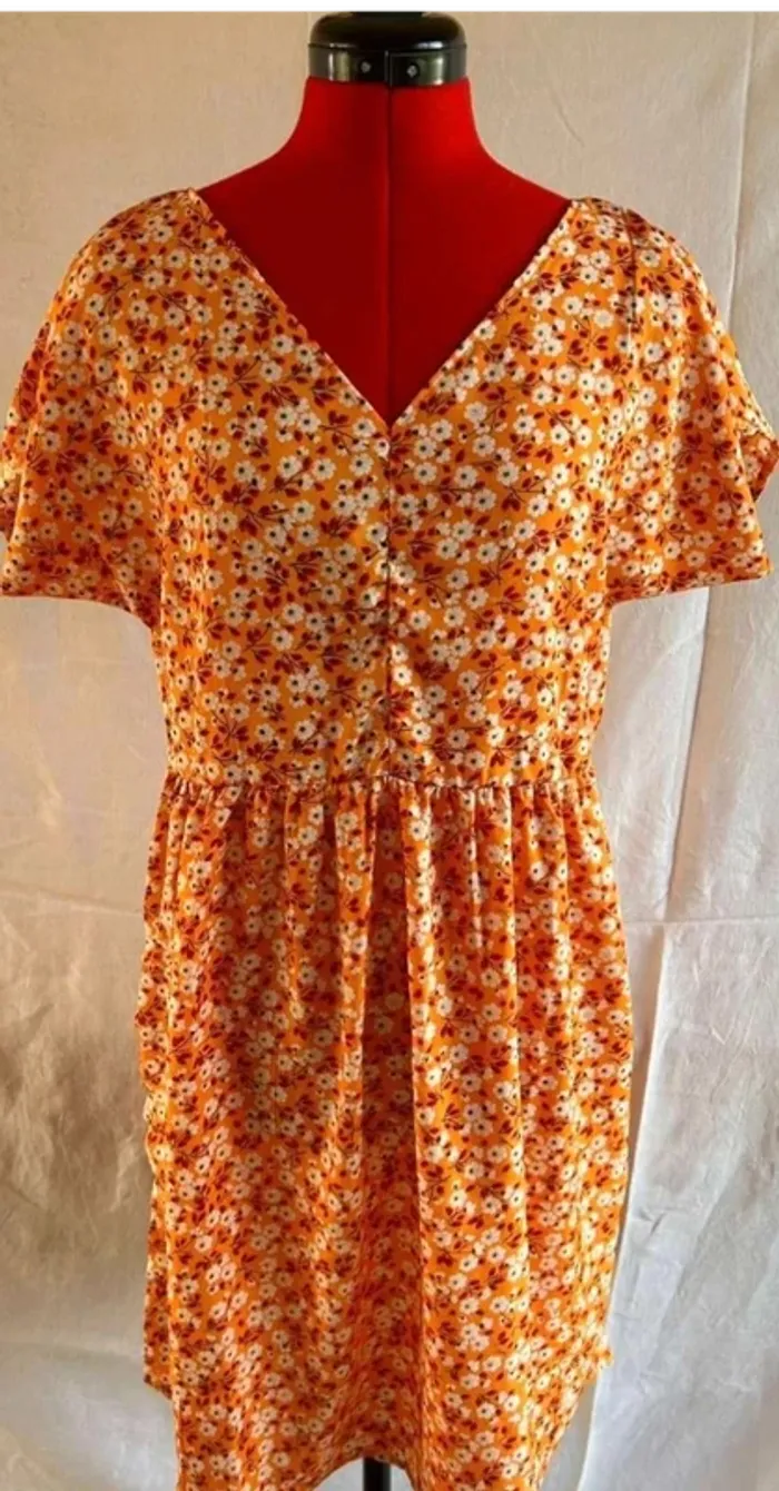 Superbe robe d’été de créateur taille M - photo numéro 2