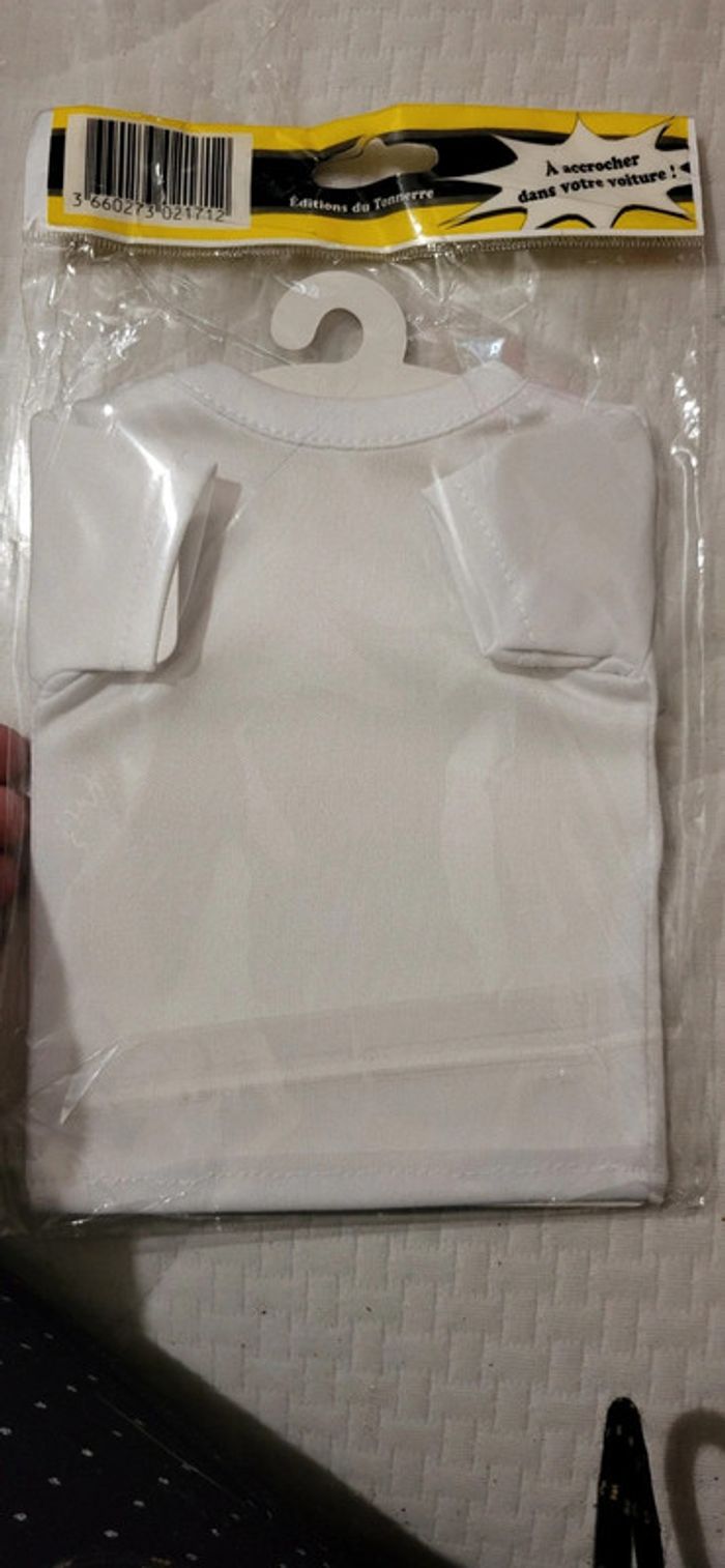 Sticker voiture - photo numéro 2