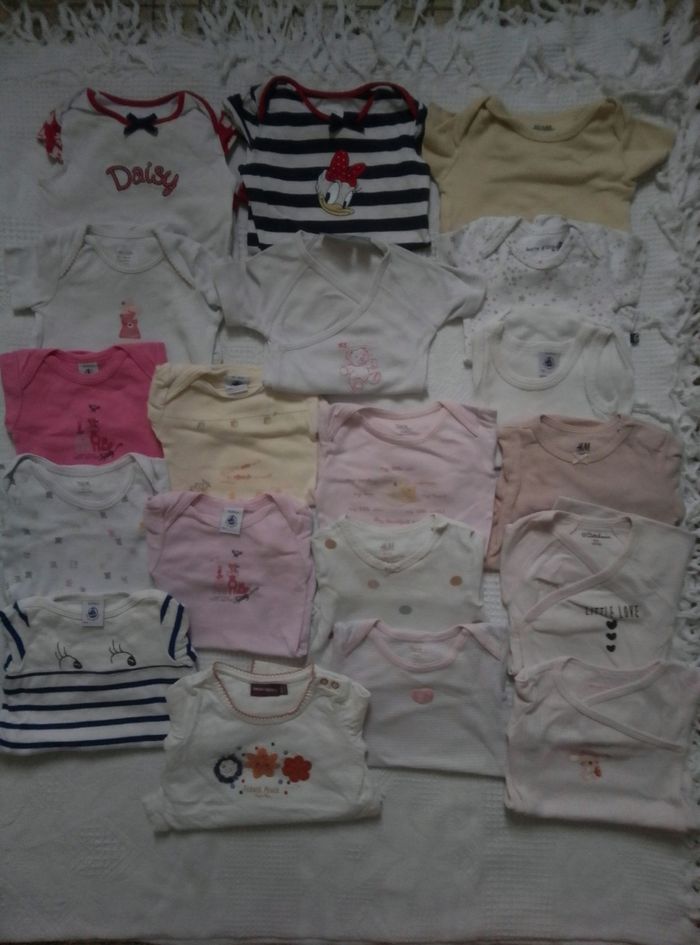 Gros lot body fille 3 mois