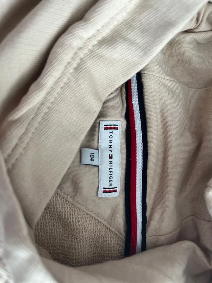 Sweat Tommy Hilfiger neuf - photo numéro 2