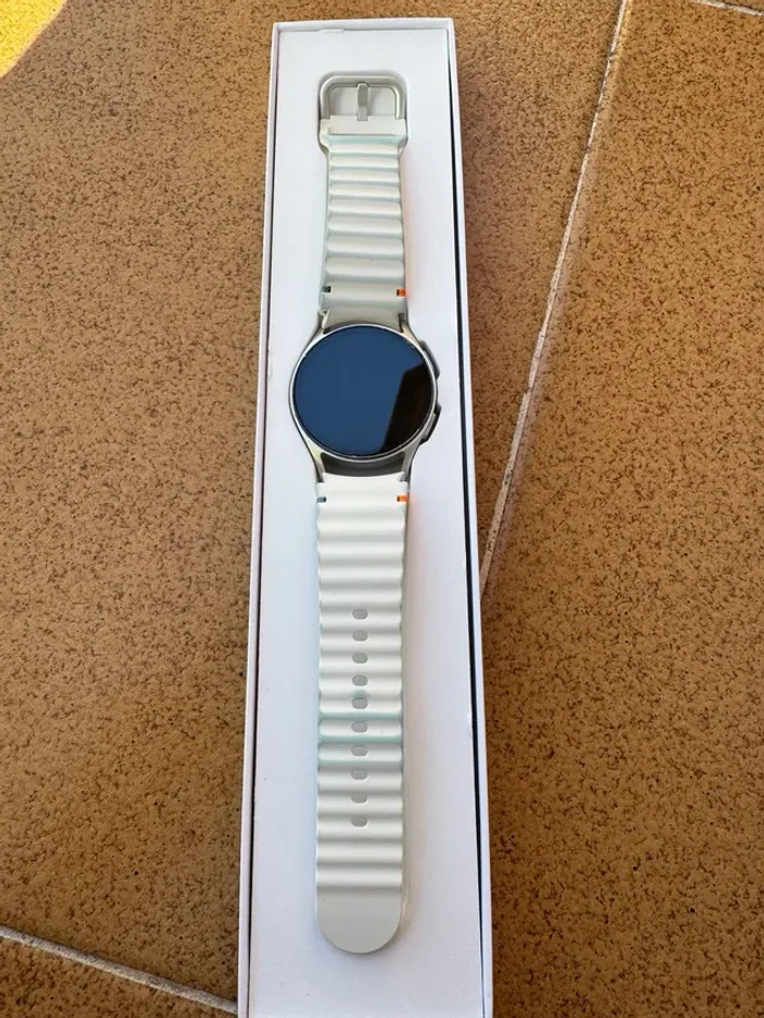 Montre connectée Samsung Galaxy Watch 7 - photo numéro 5
