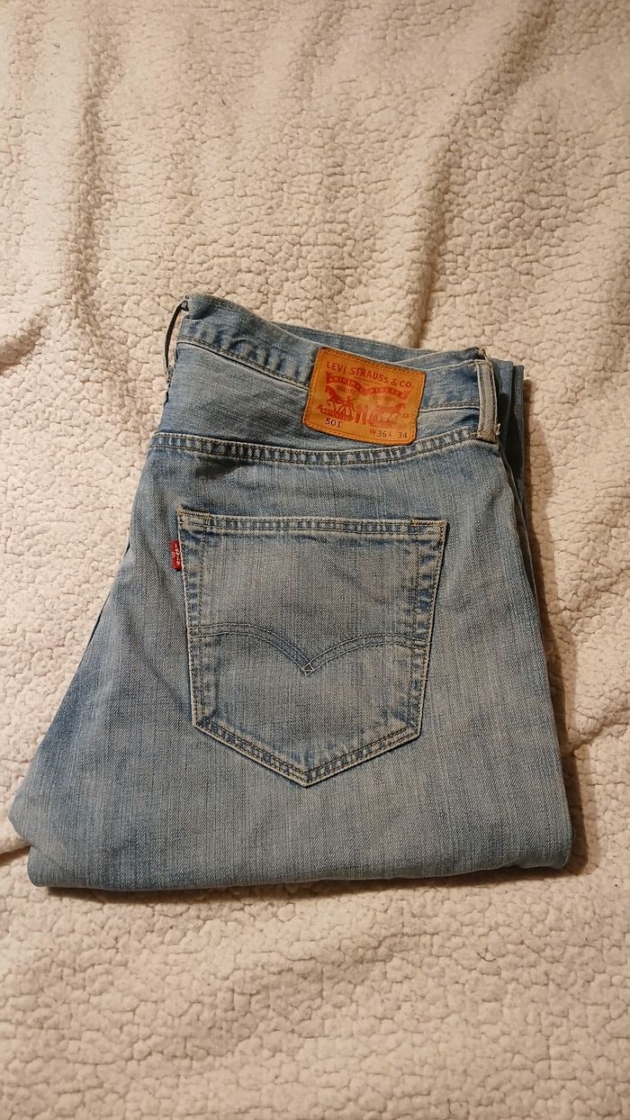 Jeans levis 501 en très très bon état
