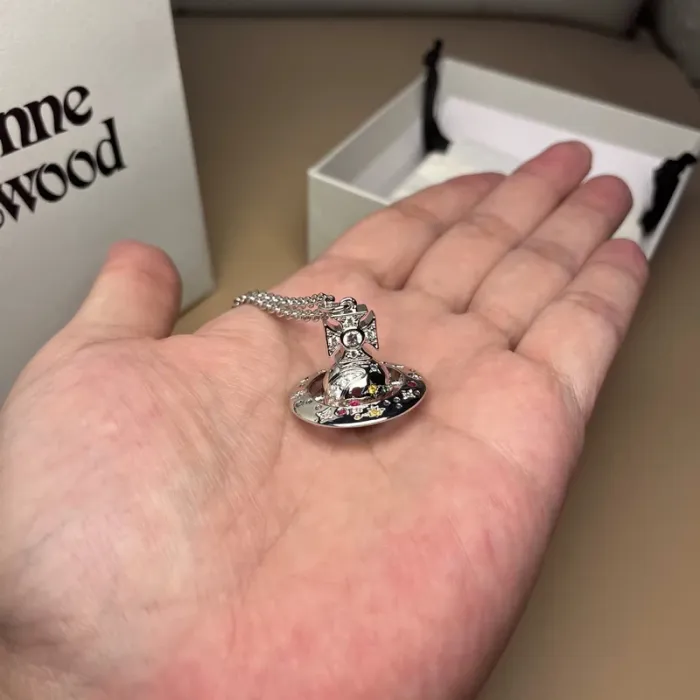 🪐Collier Vivienne Westwood Orbite argenté avec étoiles colorées - photo numéro 3