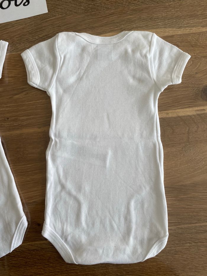 Lot de 2 bodies petit bateau blanc neuf 3 mois - photo numéro 9