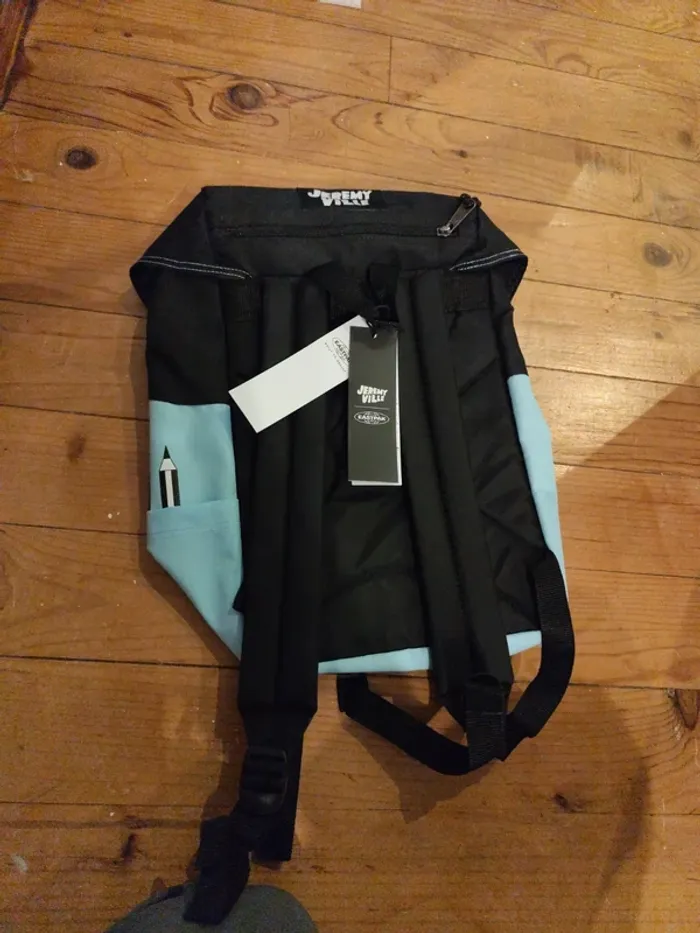 Sac à dos Eastpak x Jérémy Ville bleu ciel noir neuf - photo numéro 4