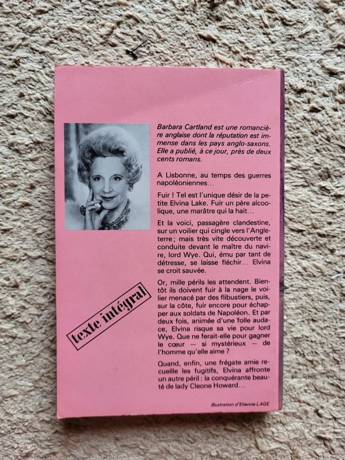 Roman Les feux de l'amour de Barbara Cartland - photo numéro 2
