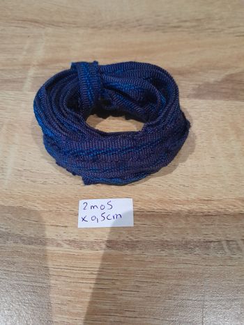 2m05 de ruban bleu 0,5cm de large