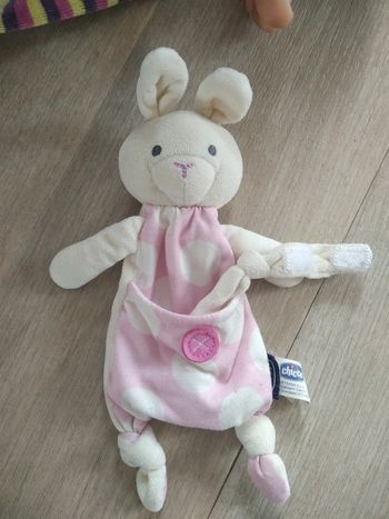 Doudou range tetine