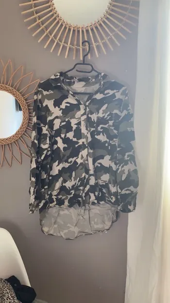Chemise motif militaire