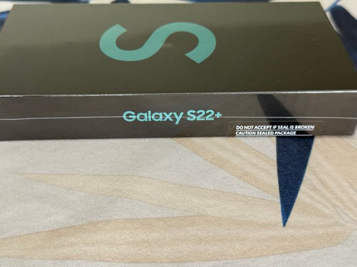 Samsung Galaxy S22+ 5G 256GB neuf encore sous blister - photo numéro 2