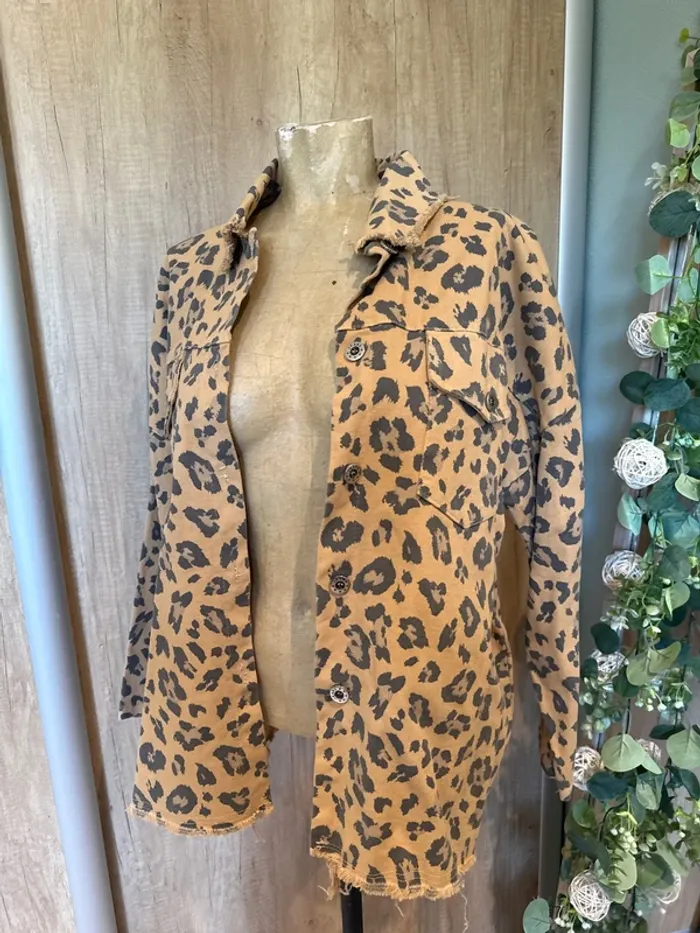 Très jolie veste en jean longue léopard femme - photo numéro 2