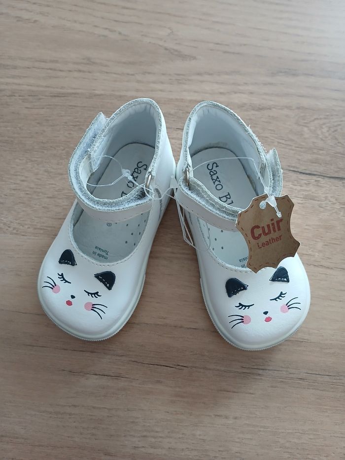 Chaussure fille - pointure 18 - neuf avec étiquettes