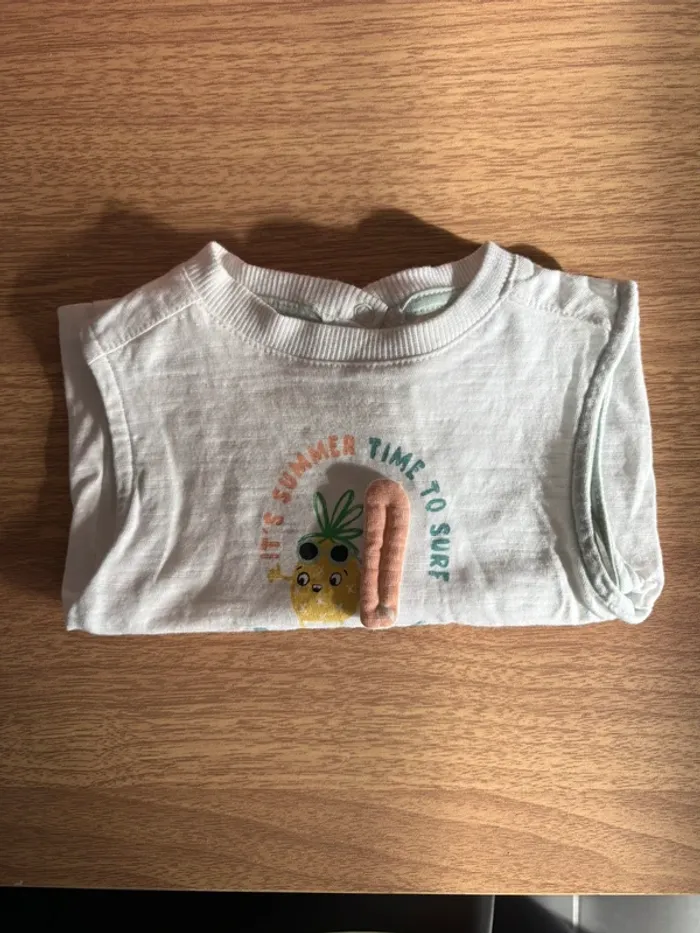 • T-shirt. - photo numéro 3