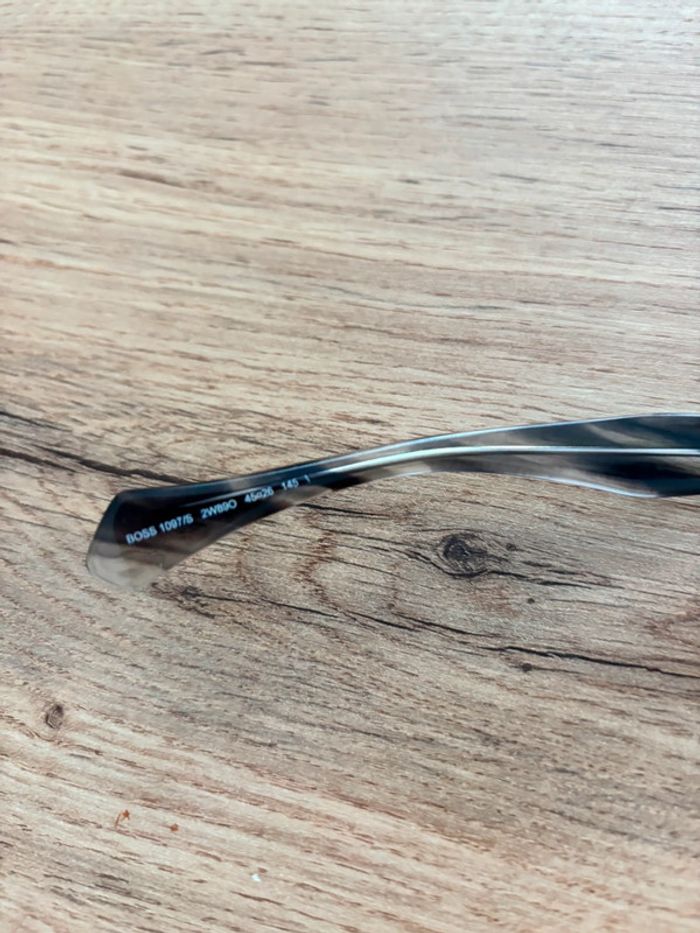 Lunettes solaire Hugo Boss gris écailles - photo numéro 4