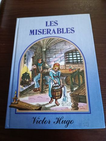 Livre les misérables Victor Hugo