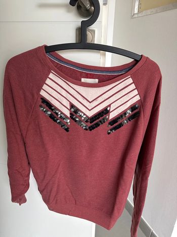 Pull bordeaux paillettes noire taille M