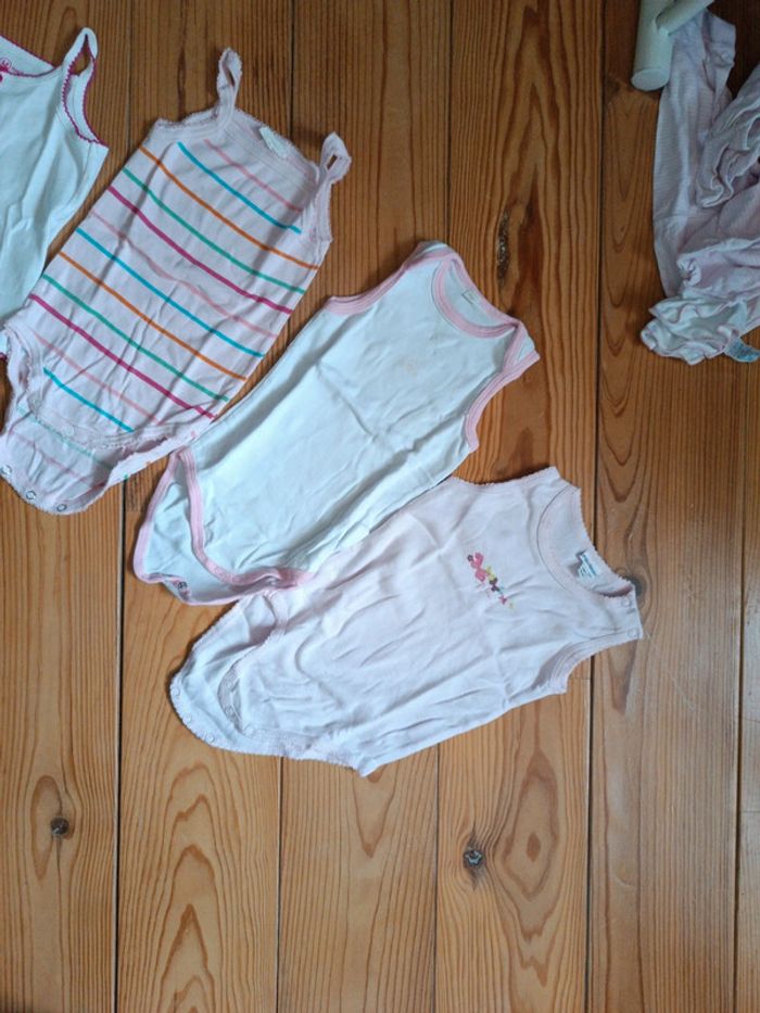 Lot de 15 articles été fille 12 mois en parfait état comme neuf - photo numéro 4